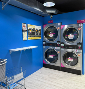 High-Efficiency Washers & Dryers Equipped with American SPEED QUEEN commercial equipment. Large capacity, high-temperature sterilization, and powerful cleaning for your peace of mind.